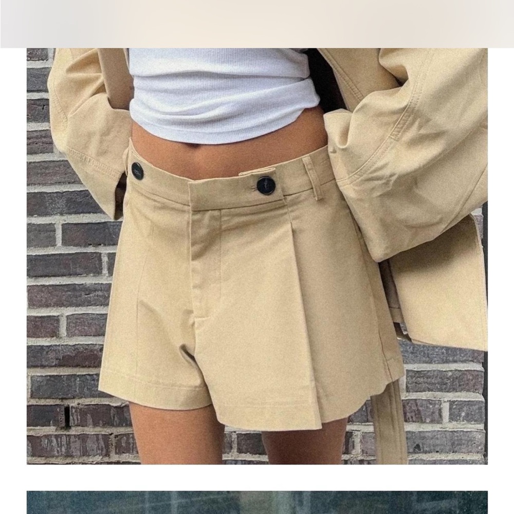 Zara pleated shorts with buttons